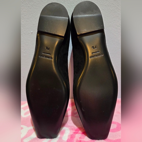 Women's Salvatore Ferragamo Gold Bow Detail Black Loafer, Size 7.5 - Picture 7 of 7